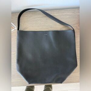 The Row n/s large park tote bag in black